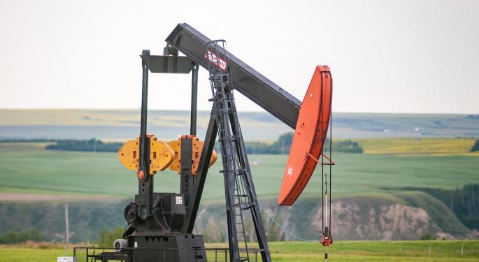 Analyst Downgrades Devon Energy, Marathon Oil; Names Top Oil And Gas Stocks For 2022