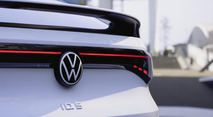 Volkswagen, mejor rendimiento a 1 año que Apple, Nio y GM