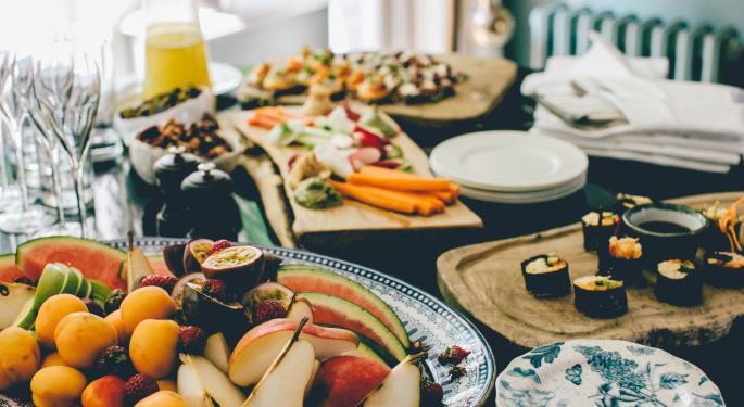 To Celebrate 4/20, Hotels.com Will Pay For Your Room Service Food Cravings
