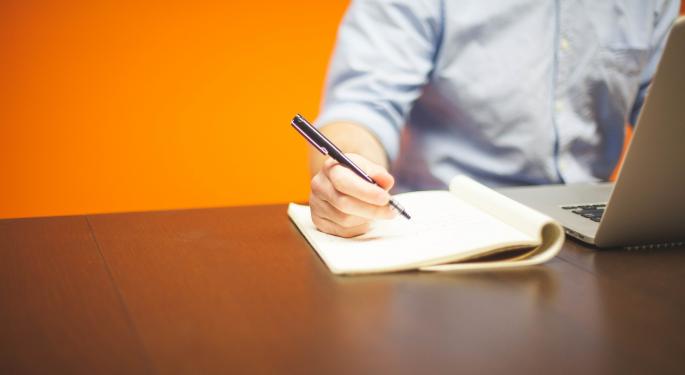 Upwork Analyst Sees Pullbacks As Buying Opportunities