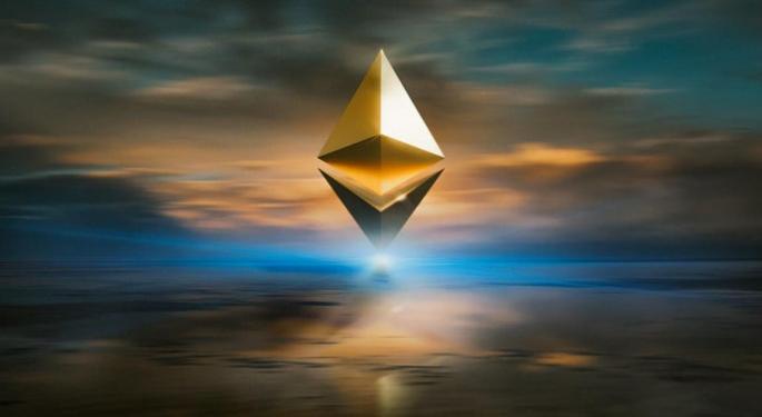 Cryptocurrency Trader Lark Davis Says Ethereum Poised For 190% Rally On Its Way To Over $10K