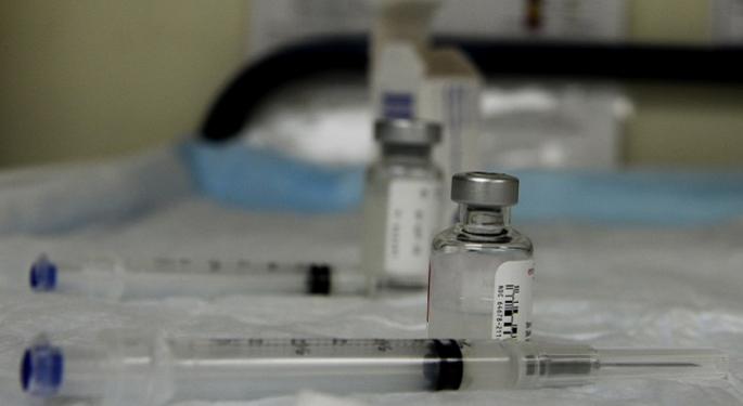 Vacuna para Covid-19 podría obtener aprobación de emergencia sin resultados de fase 3
