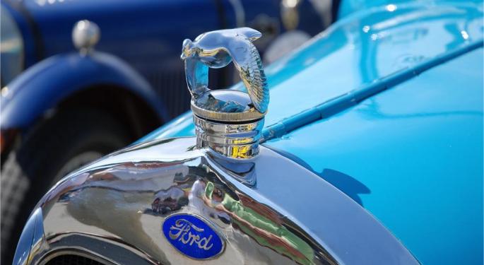 Ford's Profitability, Free Cash Flow Will Peak This Year: Buckingham Downgrades Stock, Lowers Target To $12