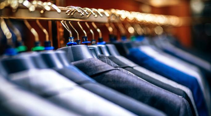 2 Urban Outfitters Analysts Break Down Q3 Earnings As Stock Pulls Back