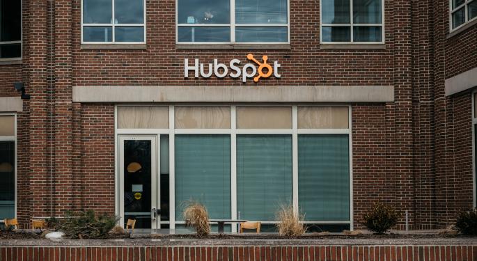 Oppenheimer Praises HubSpot's Execution, Downgrades On Valuation