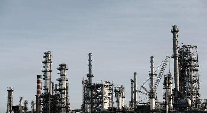 Rising Costs Turn JPMorgan Bearish On LyondellBasell