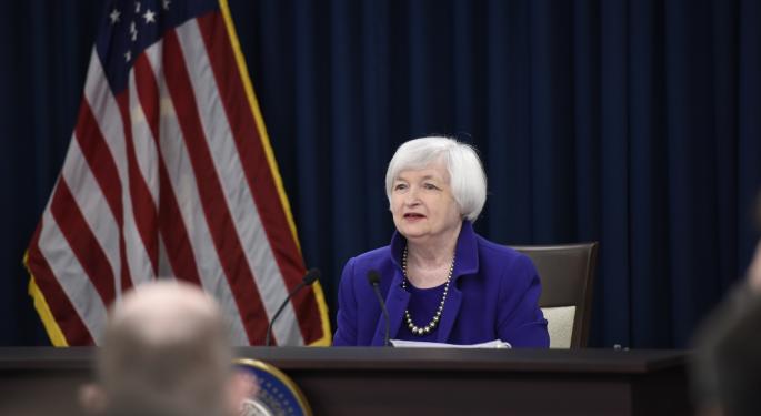 Yellen Says Fed Should Proceed Cautiously In Adjusting Policy