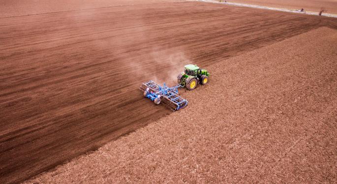 Wide Earnings Spread In John Deere