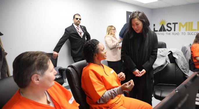Chan Zuckerberg Initiative Backs Drug Decriminalization In Oregon With $500K
