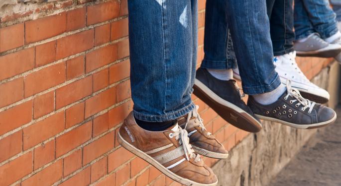 DSW's Business Remains 'Solid' But Valuation Is 'Full,' Deutsche Bank Says