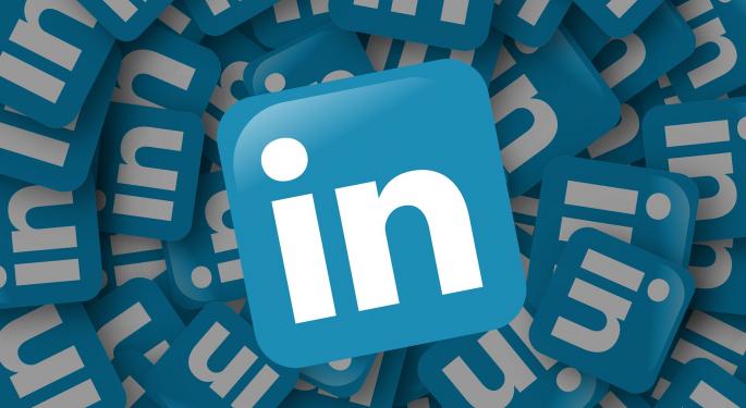 The Reveal Of Salesforce's Big Bid For LinkedIn Makes This Analyst Nervous
