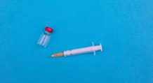 Vaccino AstraZeneca non aumenta rischio coaguli nel sangue