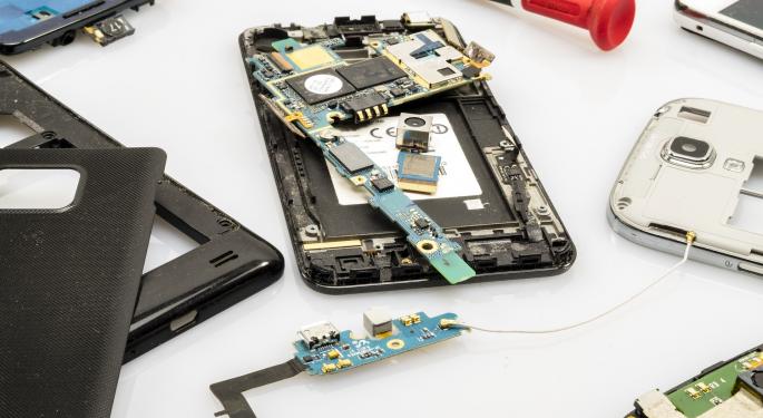 Infographic: Could Repairing And Regifting Technology Help With Holiday Tech Shortages?