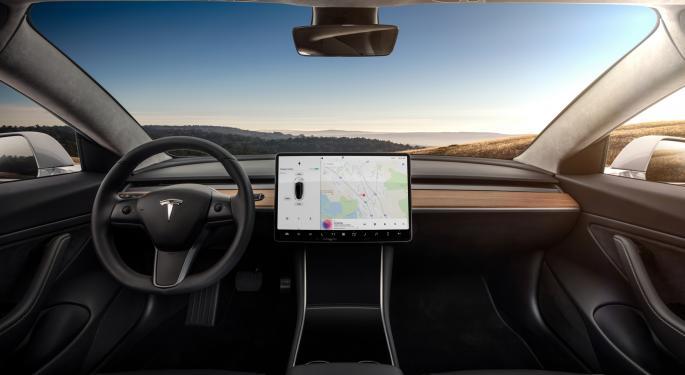 Tesla, Credit Suisse raddoppia il target price