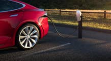 Tesla conferma rete Supercharger per altre auto elettriche