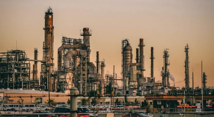 BofA Raises Oil Refiner Price Targets, Names 6 Top Stock