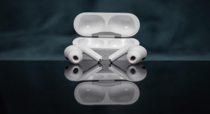 Why This Apple Expert Thinks Latest AirPods Are 'Better Buy' Than AirPods Pro