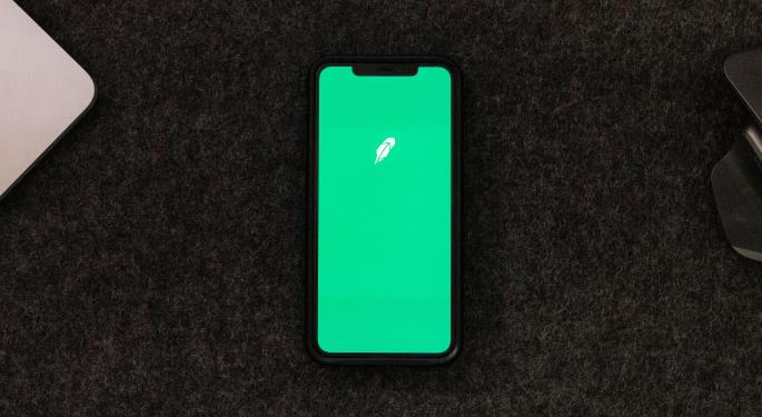 BZ Bites: Robinhood Fuels Saving And Investing Trends With New Service And Card