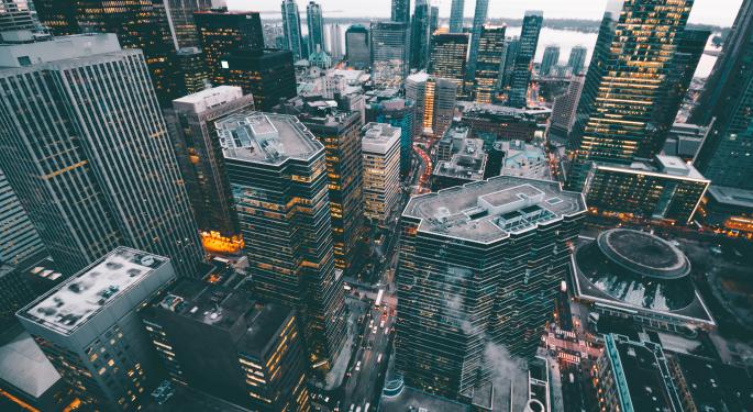 Benzinga's Bulls And Bears Of The Week: Apple, GM, JetBlue, Lululemon, Tesla And More