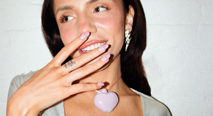 'Puff As You Go' With Flower By Edie Parker's New Heart One-Hitter Necklaces