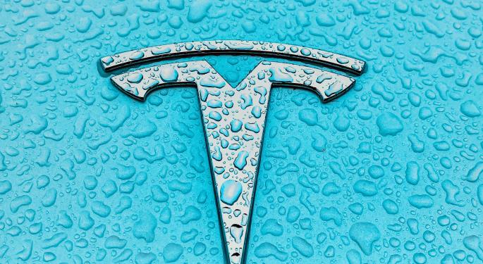 Why Tesla's Q1 Deliveries Beat Isn't Enough To Impress Long-Term Bear Gordon Johnson