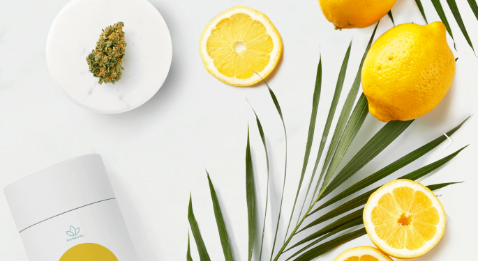 (SNDL) - Sundial Growers Announces Premium Cannabis Brand Top Leaf | Benzinga