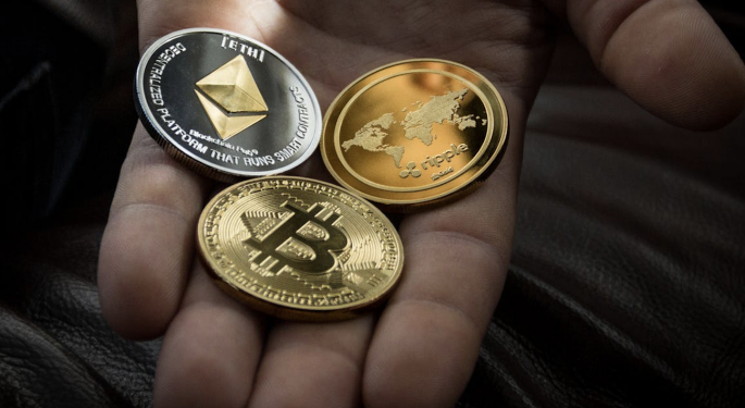 Crypto Market Update, Jan. 3: Ethereum Eyes $1k, Dogecoin Down 19%