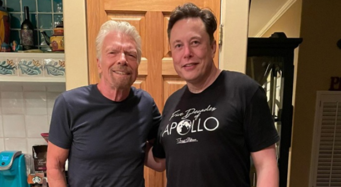Richard Branson Hangs Out With Elon Musk Before Historic Spaceflight