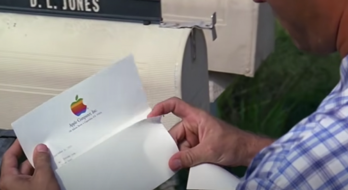 How Much Forrest Gump's Theoretical Stake In Apple Would Be Worth Today