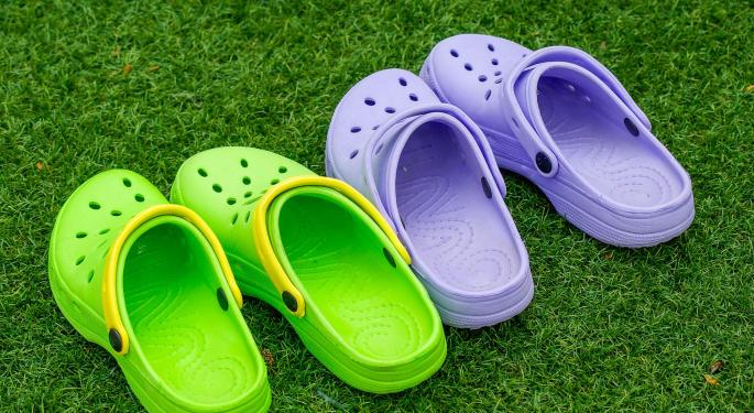 'Ugly Shoes' Still Hot On Social Media