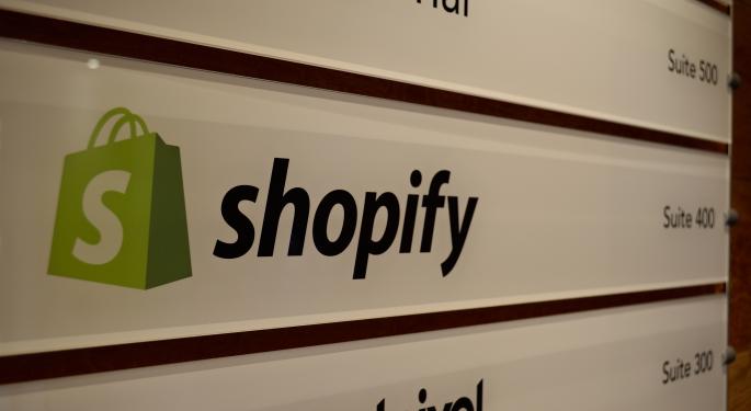 Shopify al alza tras sólidos ingresos del 3T