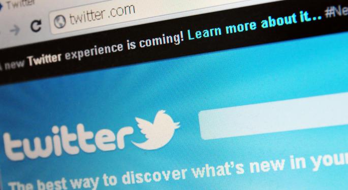 Pros See Twitter's Momentum Prior To IPO