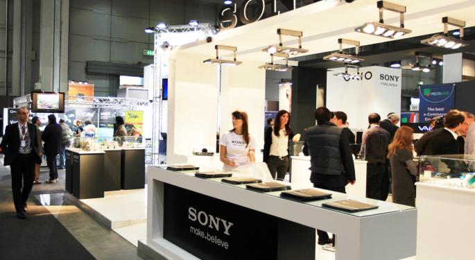 Sony Seeks Partners to Build Apple iWatch Competitors AAPL, SNE