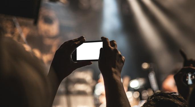 4 Reasons Why This AppLovin Analyst Is Buying The Stock