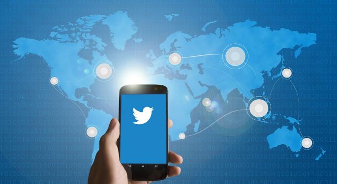 'Fast Money' Traders Weigh In On AT&T, Tesla And Twitter