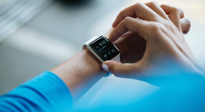 Global Wearable Markets Jump 26.1% In Q2; Fitbit Retains Lead While Apple Sinks