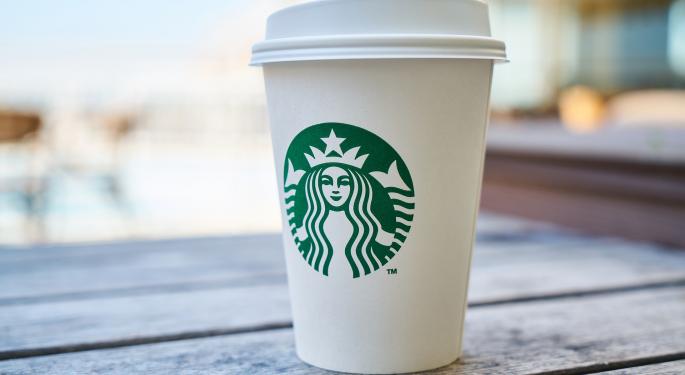 Por qué las acciones de Starbucks están cayendo hoy