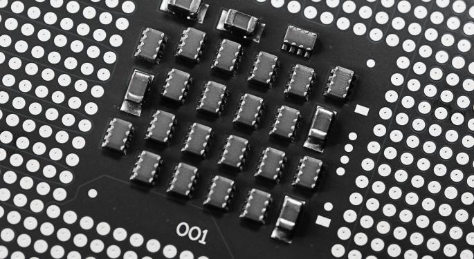 Intel Analyst Plays Down Beat-and-Raise Quarter Amid Caution Over Second-Half Fundamentals