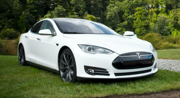 Tesla Hikes Price Of Model X, Model S Variants By $5,000