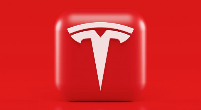 Tesla resuelve demanda contra un exempleado por código Autopilot