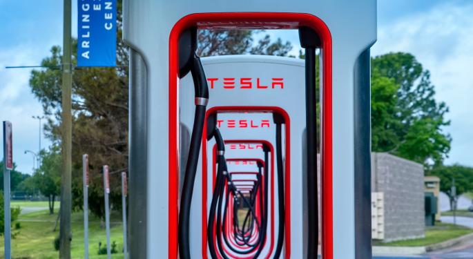 Elon Musk  Calls For 'Hardcore AI Engineers' To Join Tesla And Make An Impact On People's Lives