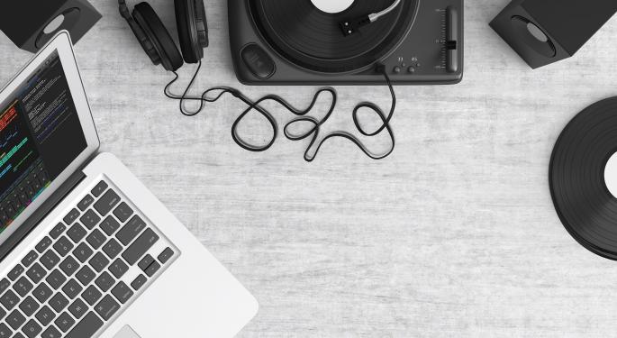 Apple Music Takes 3 Records To The Top Of Billboard Charts