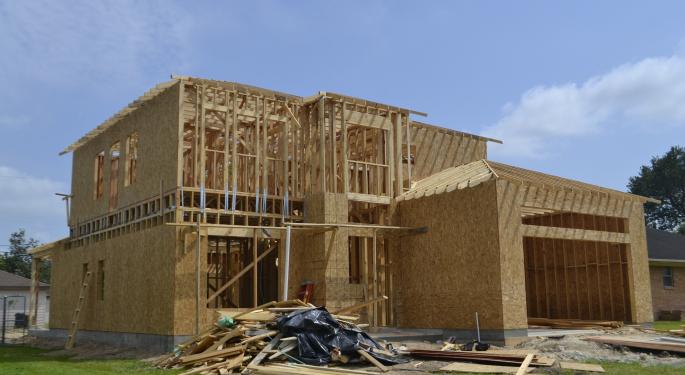Why This Analyst Is More Bullish On Home Depot Than Lowe's