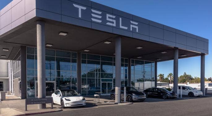 Tesla entra nel business dell’estrazione del litio