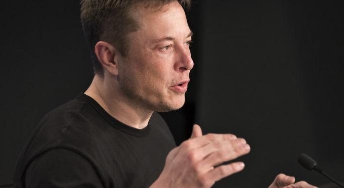 Musk anuncia que Tesla podría fabricar más de 1,5M de coches este año
