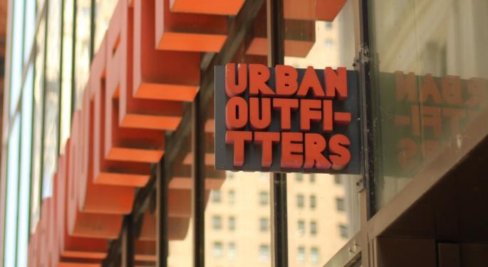 4 Urban Outfitters Analysts React To Q1 Earnings Miss, Rising Costs, Growing Inventory