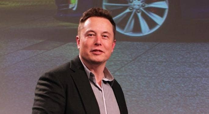 Musk si rivolge ai dipendenti Tesla per salvare il trimestre