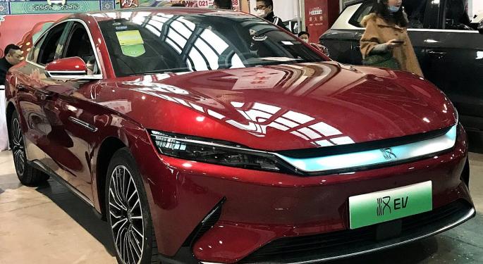BYD, entre los 3 principales fabricantes de coches eléctricos en China