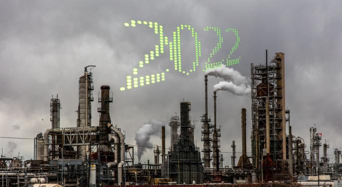 Oil And Energy Leads Way: These Were The Top 10 S&P 500 Stocks In First Half Of 2022