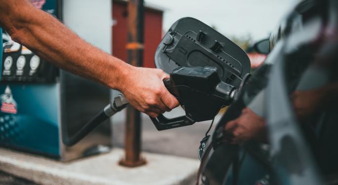 Gas Prices Fall For 50 Straight Days, Approach $4 Per Gallon: Which States Have The Cheapest Gas?